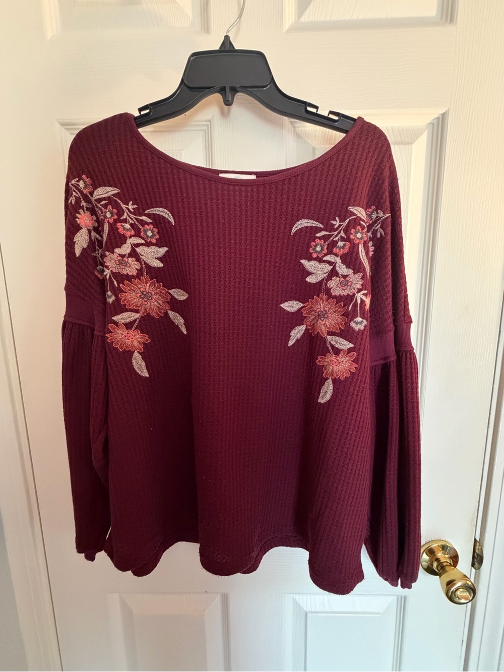 Jun & Ivy Waffle Knit Long Sleeve Top in Burgundy
